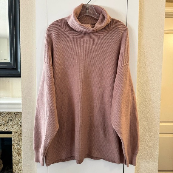 Free People Softly Structured Tunic Mauve Pink Turtleneck Sweater Size Medium - Picture 4 of 8